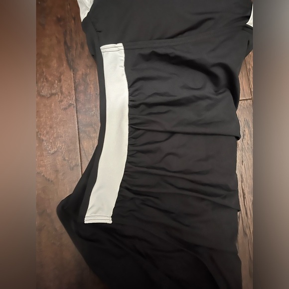 NIPTUCK One Piece Halter Black White Contrast One Piece LUX Swimsuit Size 12 NWT - Picture 9 of 10